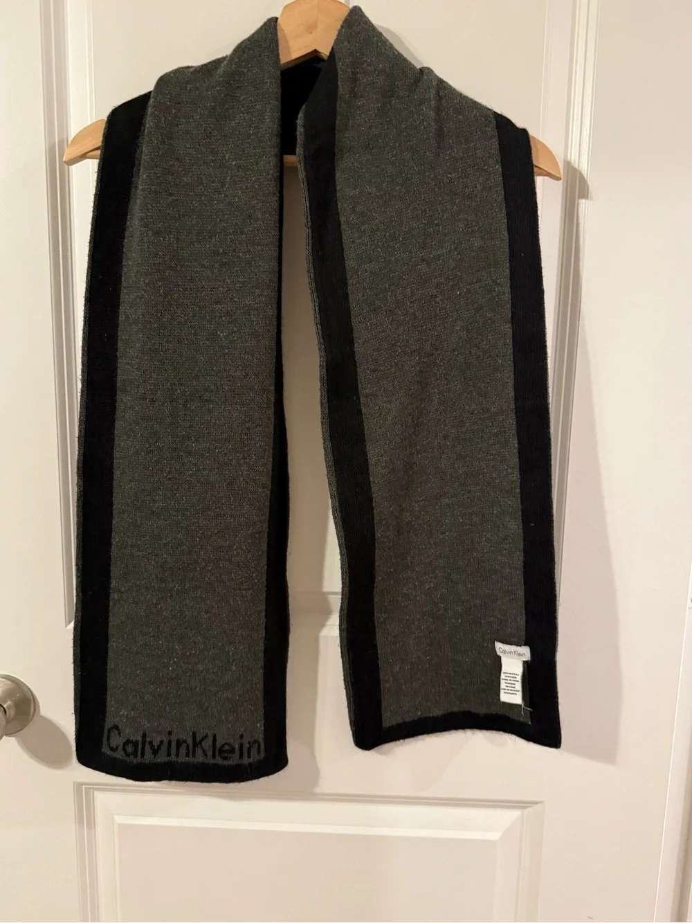 Calvin Klein Men’s Black & Gray Scarf 60 inches long